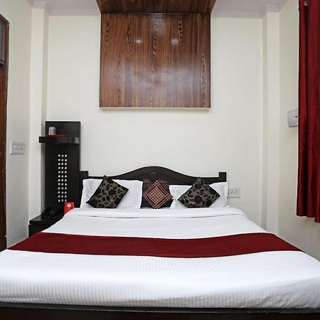 Oyo Stay The Castle Near M2K Cinemas Rohini Új-Delhi Kültér fotó